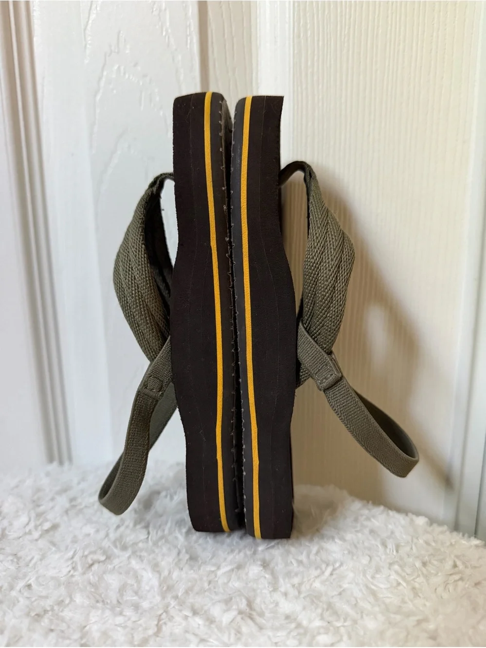 4/25 Reef Kids Boys Olive/Brown Flip Flop Sandals Size 9/10